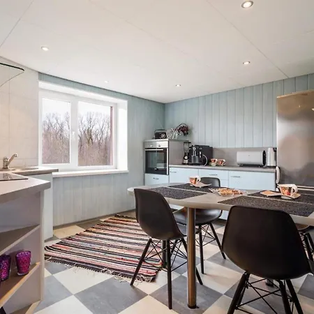 Paernu Spa Duplex For 8 Appartamento Pärnu